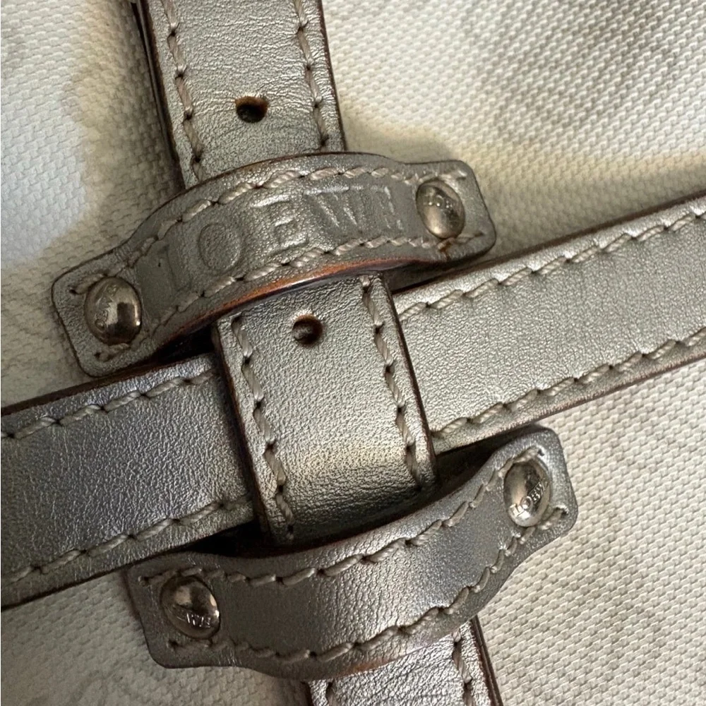 Auth LOEWE Anagram - Silver and Light gray White PVC Leather Women's Tote Bag